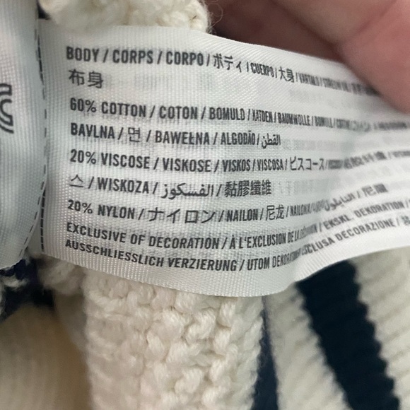 NWT Abercrombie & Fitch Sweater Vest - Picture 8 of 8